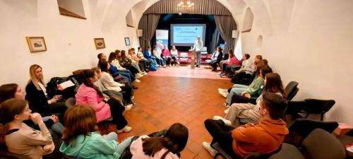 Enja in Julija gresta kot zadnji predstavnici iz Posavja v Ljubljano